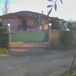 Apartmán Lovely With Garden !!!!!