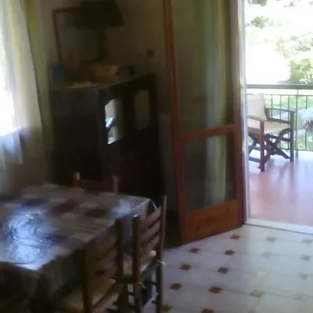 Lovely With Garden !!!!! Apartment *