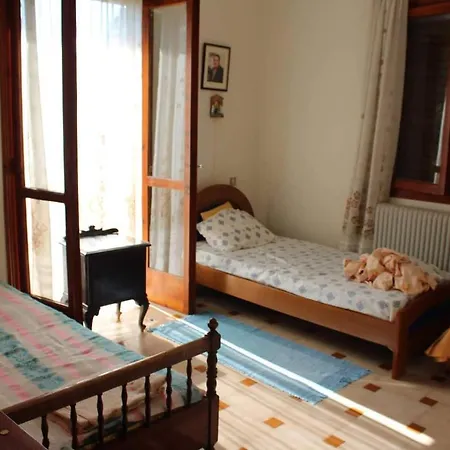 Lovely With Garden !!!!! Apartment