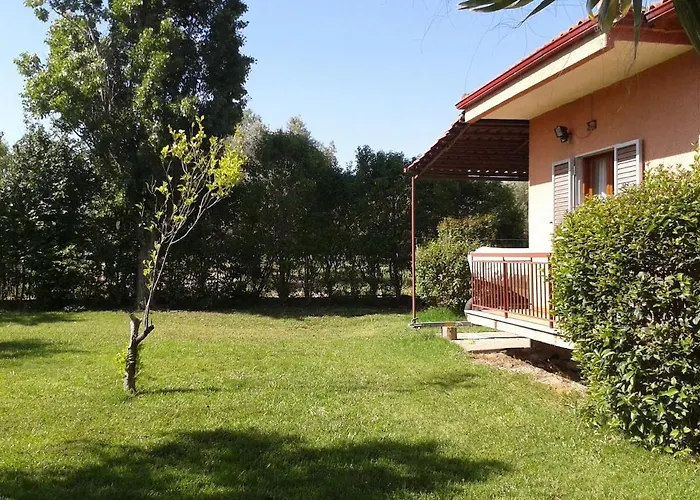 Lovely With Garden !!!!! *